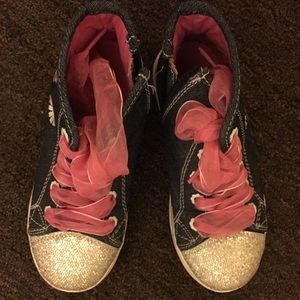 Minnie Mouse little girl sneakers